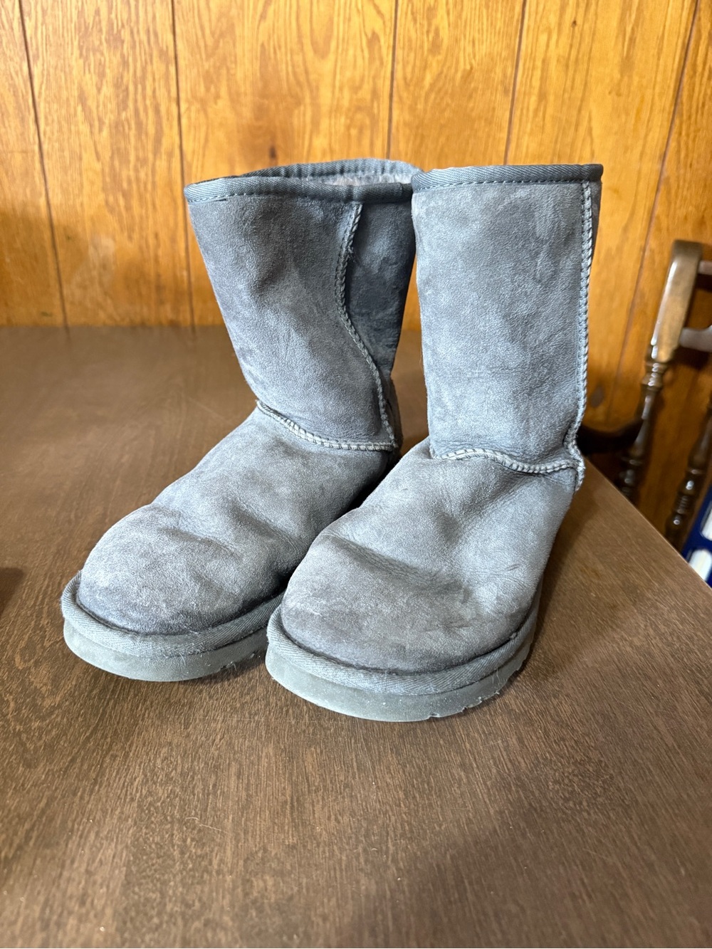 UGG Classic Short 5825 Gray Suede Sheepskin Lined Boots Women's Size EU 40 US 9